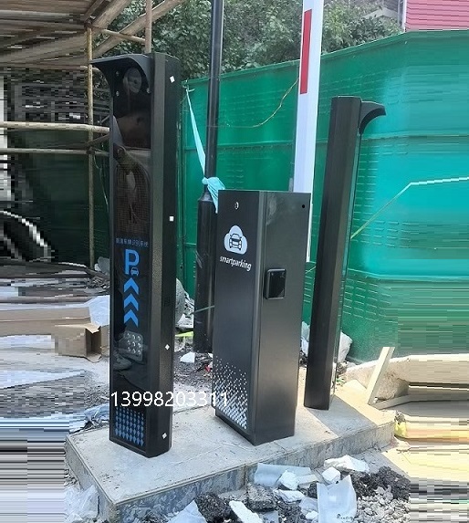 沈阳金地铁西檀府停车场安装道闸车牌识别系统